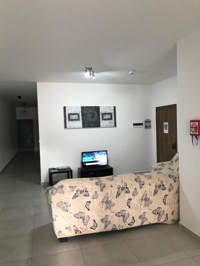 Luqa Apartment - 5 Mins From Airport מראה חיצוני תמונה
